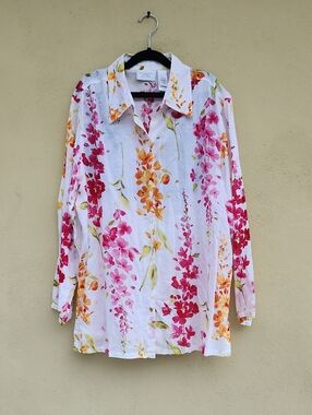 Liz Claiborne Woman Floral Button-Up Blouse in White with Pink & Yellow Blooms